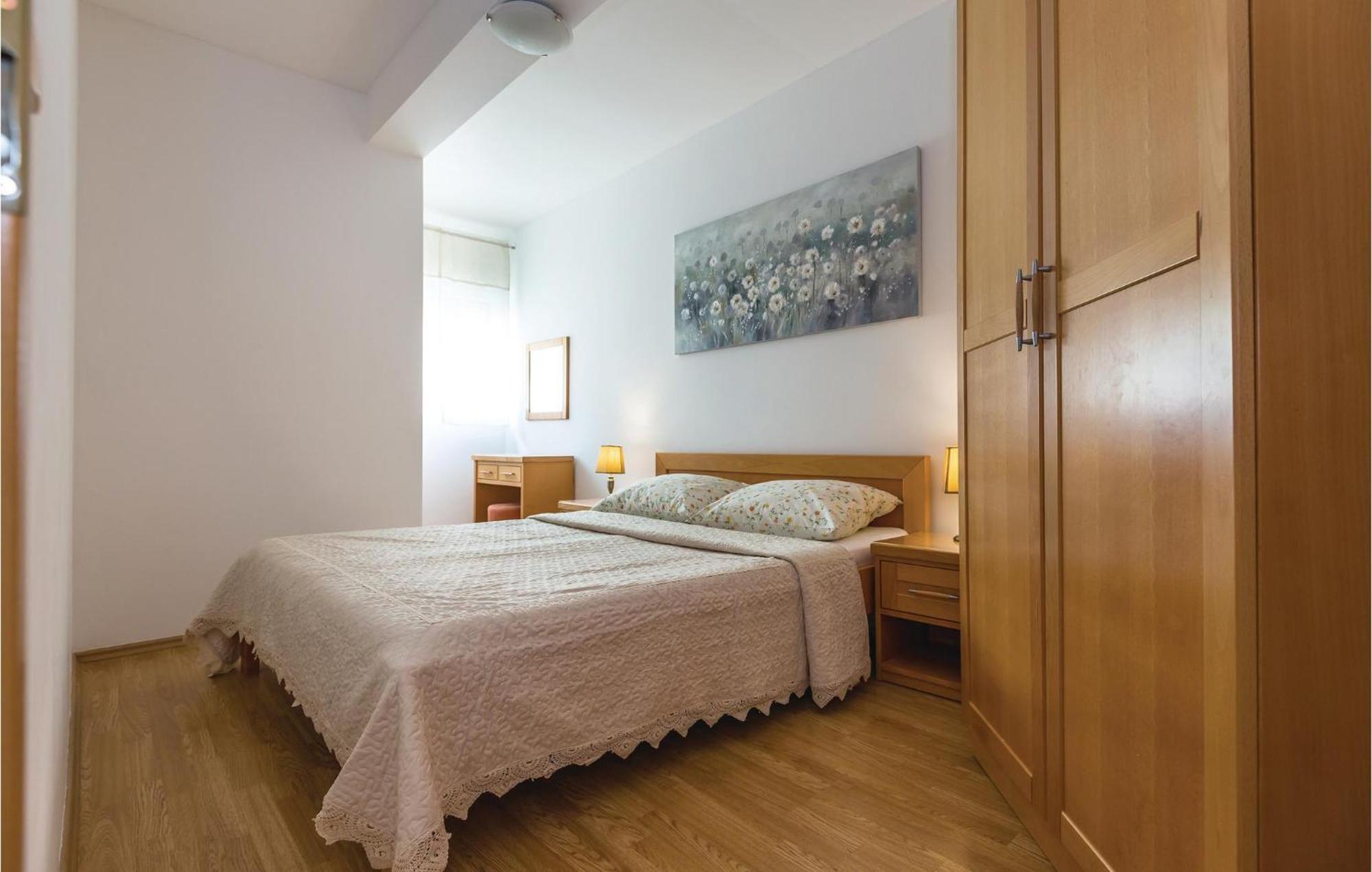 Stunning Apartment In Makarska With Wifi Zewnętrze zdjęcie