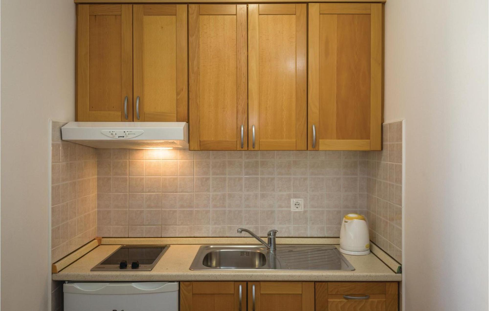 Stunning Apartment In Makarska With Wifi Zewnętrze zdjęcie